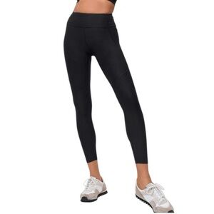 Outdoor Voices Women’s Size L Black Warm Up 7/8 Leggings